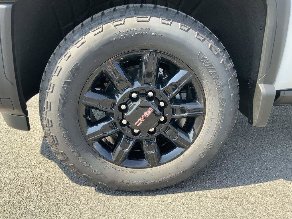 New 2026 GMC Sierra 2500 AT4 w/ AT4 Premium Plus Package image 24