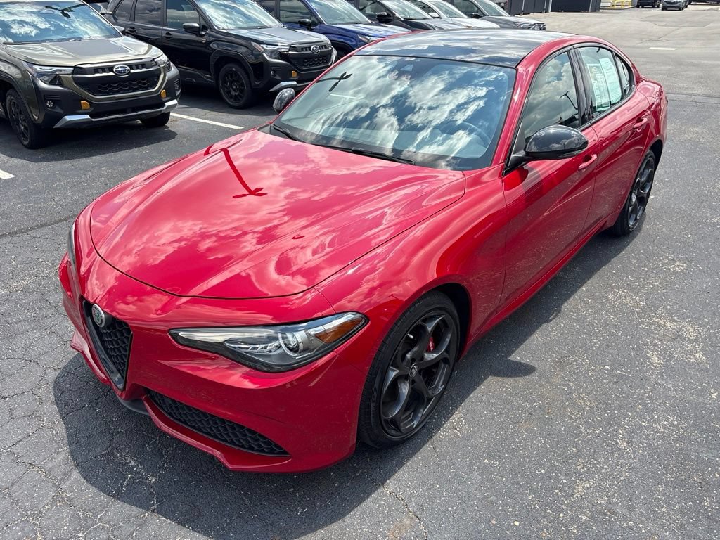 Used 2019 Alfa Romeo Giulia Ti Sport w/ Quick Order Package 22S Sport AWD/4WD image 6