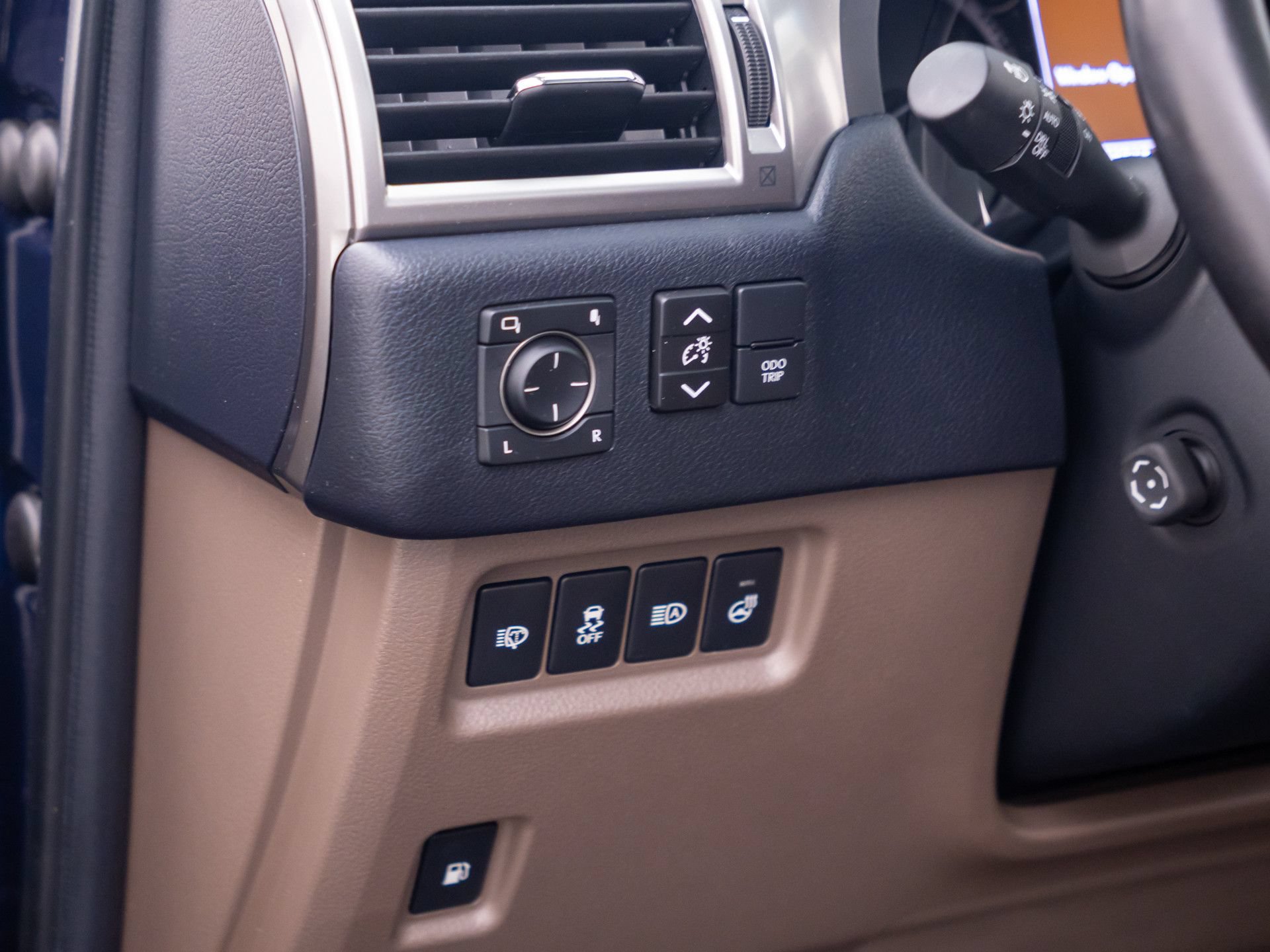 Used 2022 Lexus GX 460 Premium w/ Premium Package AWD/4WD image 20