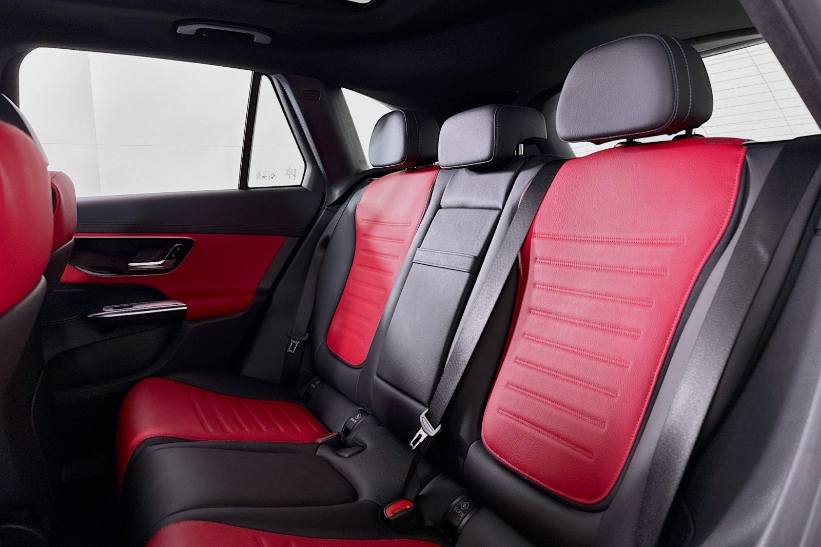 New 2026 Mercedes-Benz GLC 43 AMG 4MATIC image 7