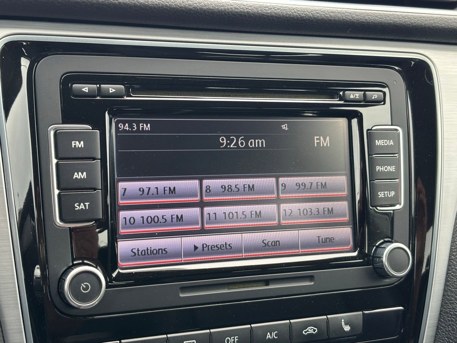 Used 2013 Volkswagen Passat 2.5 SE image 25