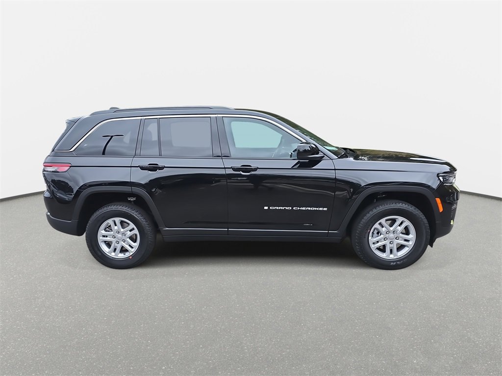 New 2025 Jeep Grand Cherokee Laredo w/ Luxury Tech Group I image 4