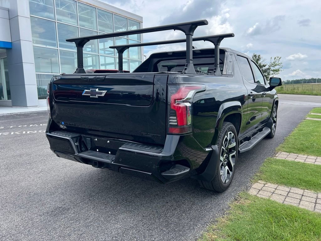 Used 2024 Chevrolet Silverado EV RST AWD/4WD image 4