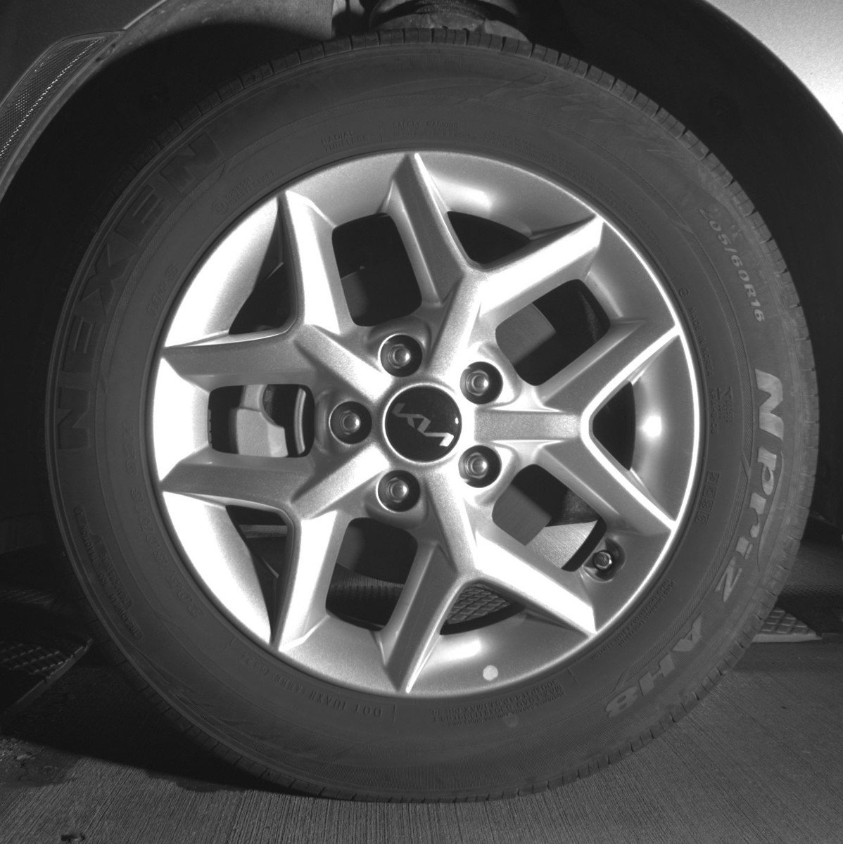 Used 2025 Kia Soul LX w/ LX Technology Package image 12