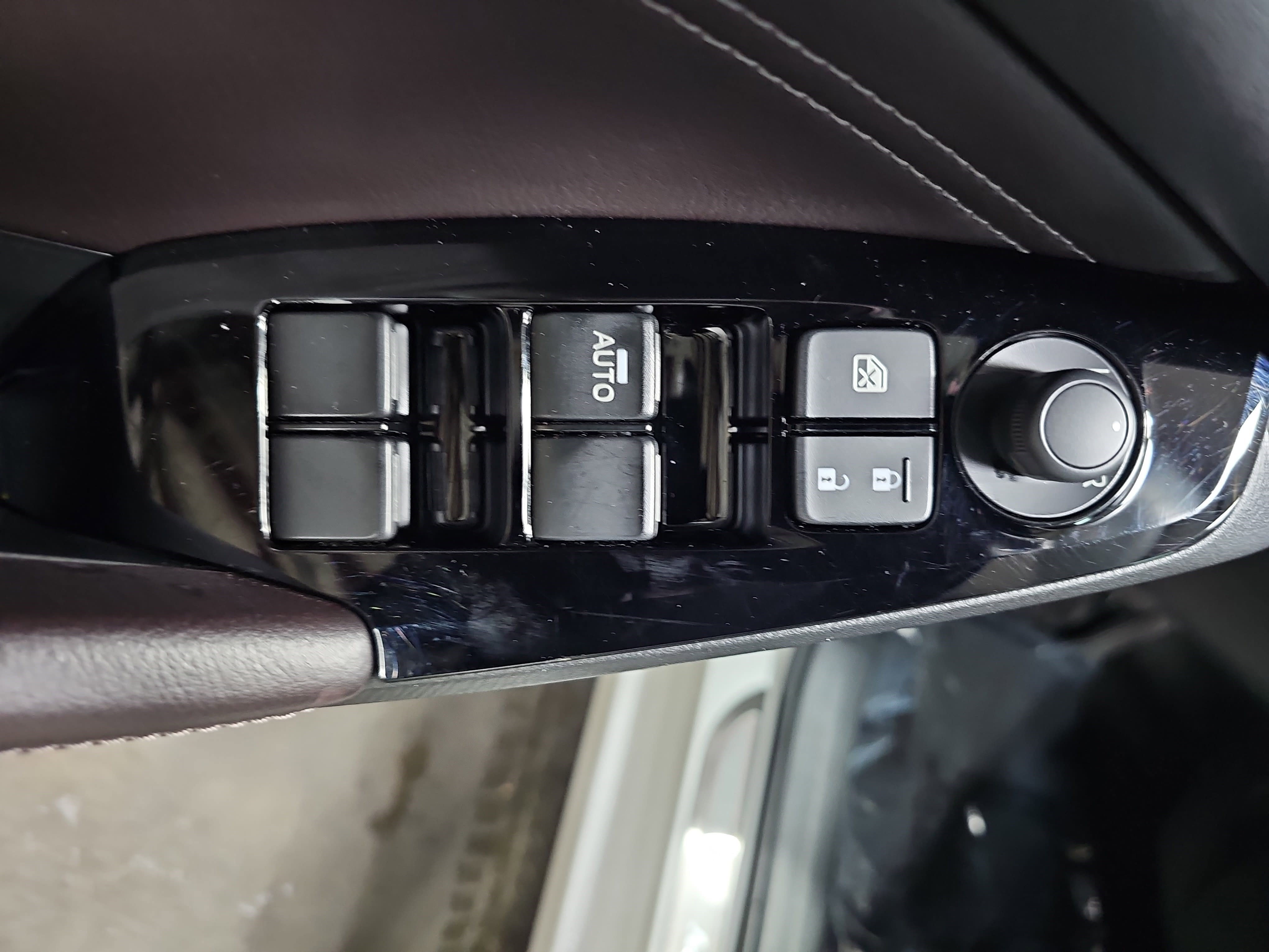 Used 2017 MAZDA MAZDA3 Grand Touring w/ Premium Equipment Package image 28