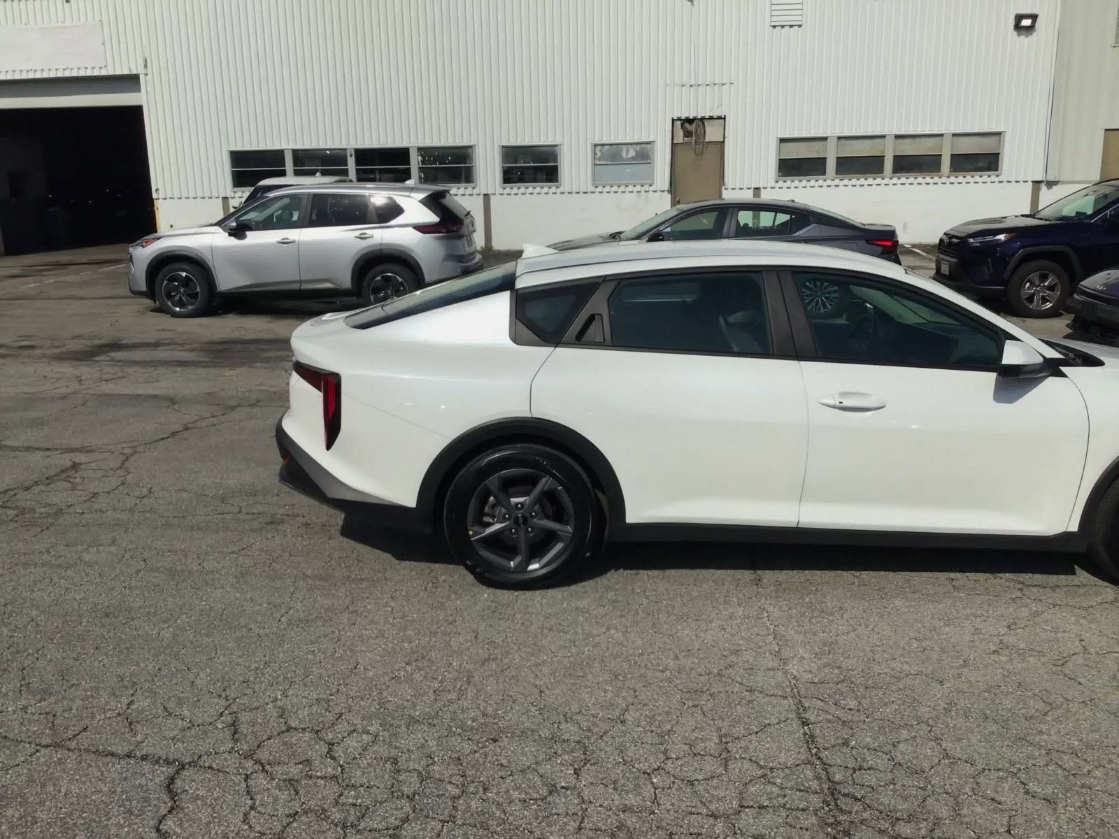 Used 2025 Kia K4 LXS image 12