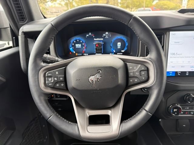 Used 2025 Ford Bronco Badlands image 17