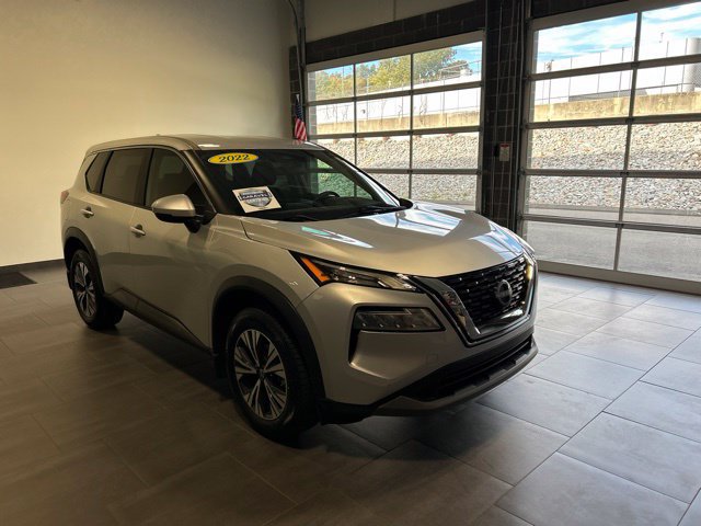 Used 2022 Nissan Rogue SV FWD image 3