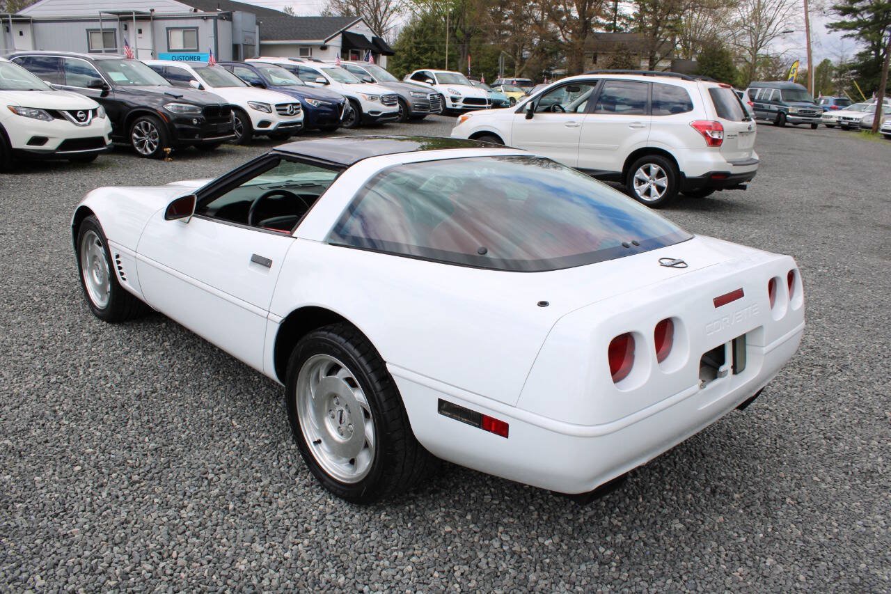 Used 1996 Chevrolet Corvette Coupe RWD image 9