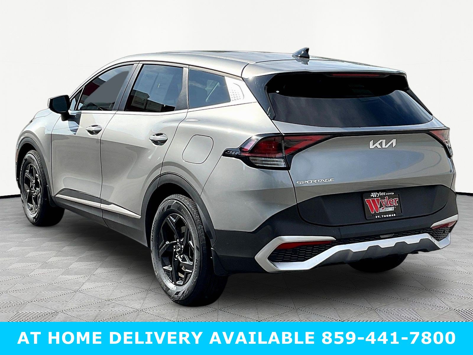 Used 2024 Kia Sportage LX FWD image 4