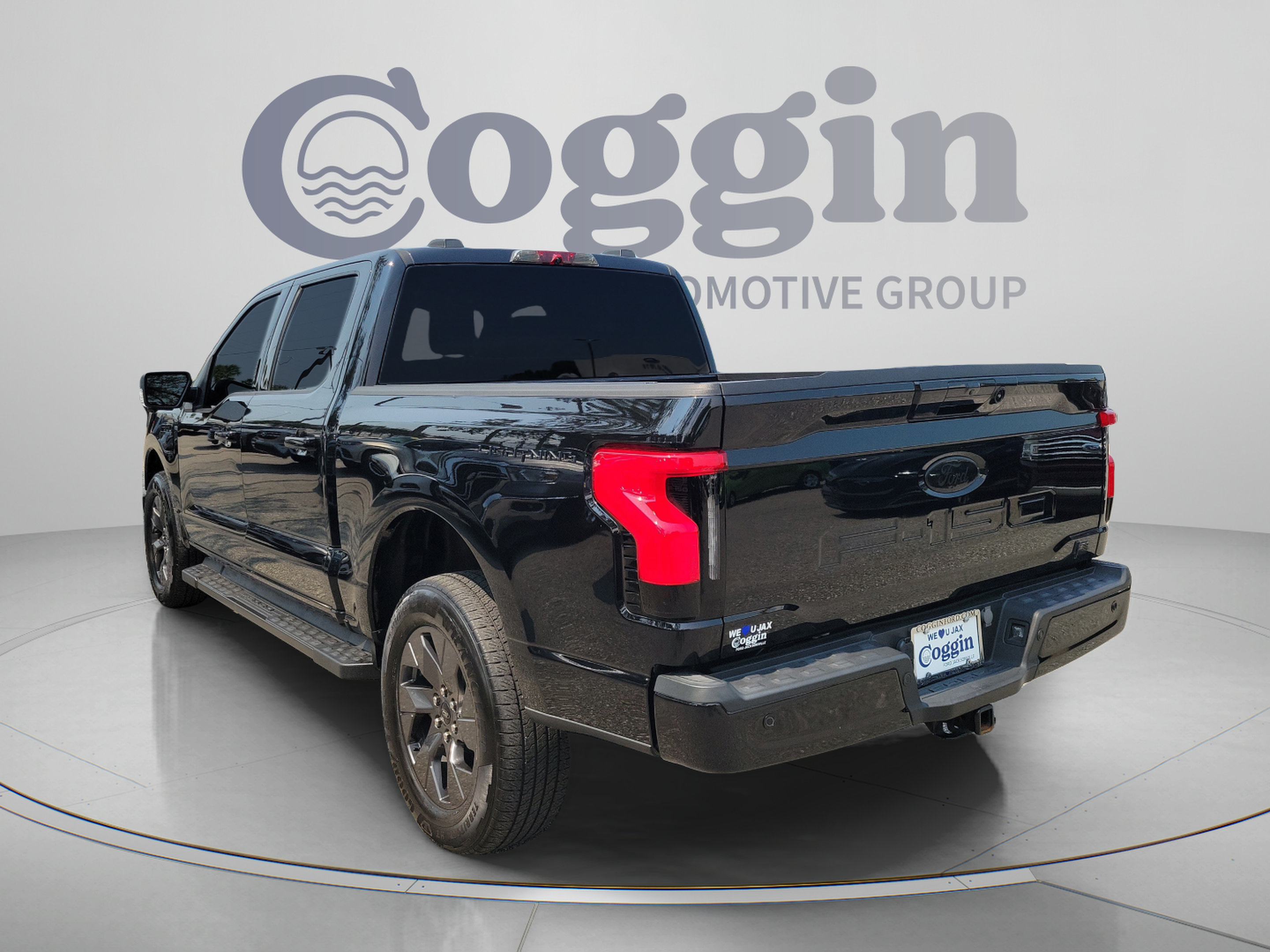 Used 2024 Ford F150 Lightning Flash AWD/4WD image 2