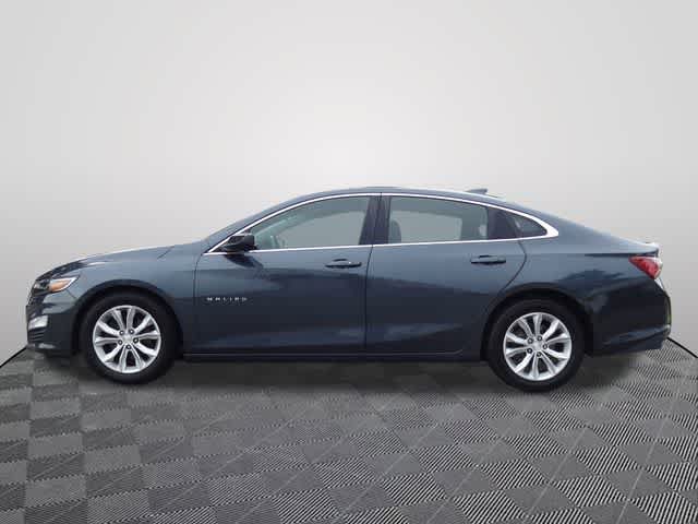 Used 2019 Chevrolet Malibu LT w/ Leather Package FWD image 2
