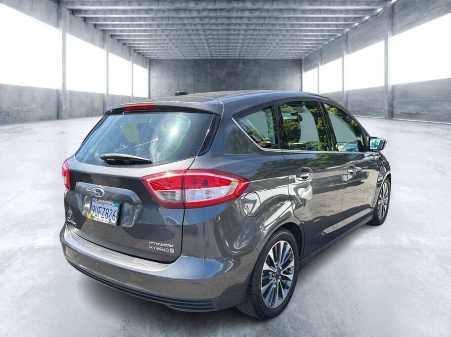 Used 2017 Ford C-MAX Titanium w/ Equipment Group 301A FWD image 4
