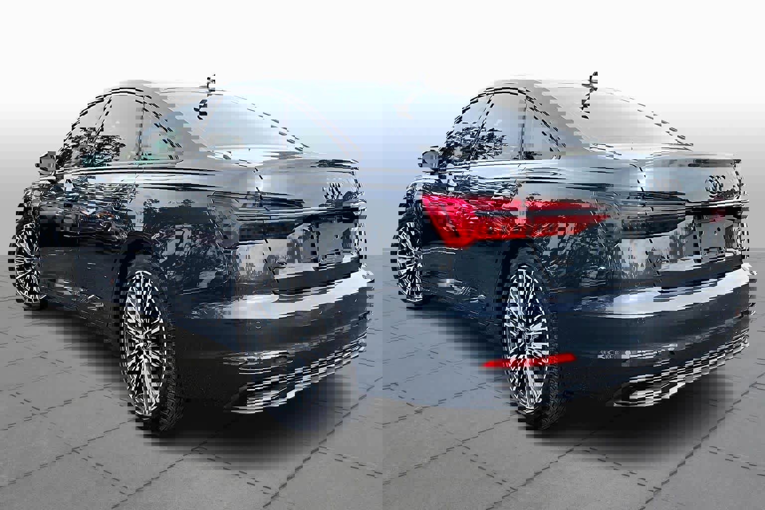 Used 2024 Audi A6 Premium image 12