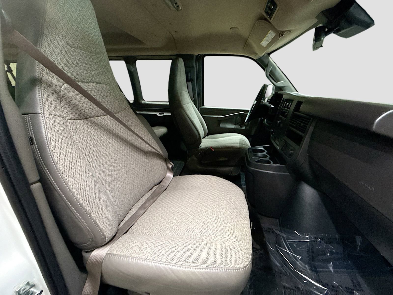 Used 2025 Chevrolet Express 3500 LT w/ LT Preferred Equipment Group RWD image 30