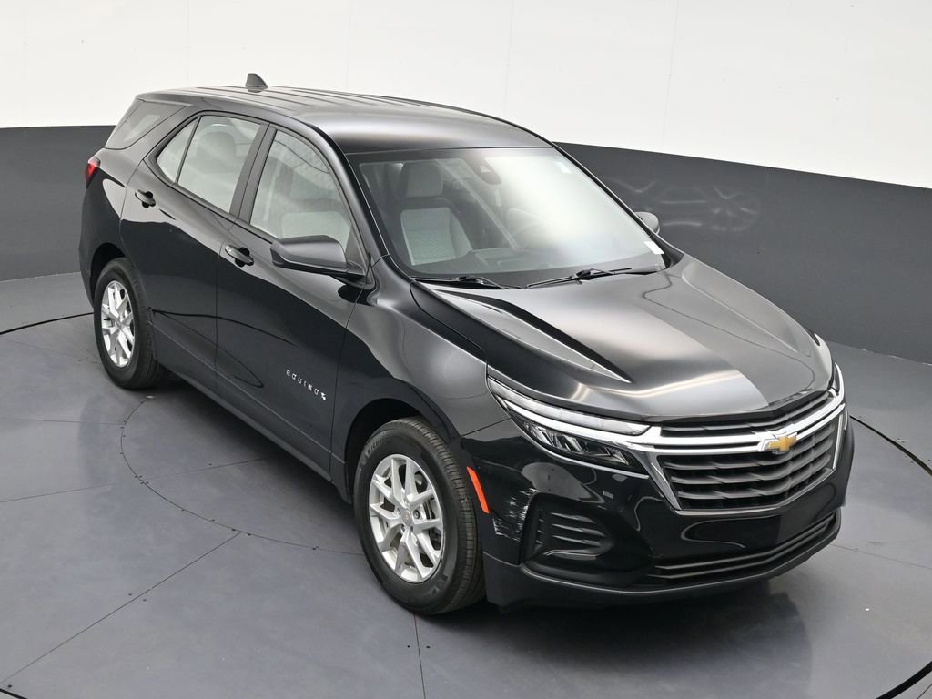 Used 2023 Chevrolet Equinox LS image 18