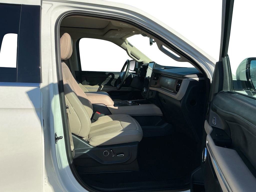 Used 2024 Ford Expedition Max Limited image 22