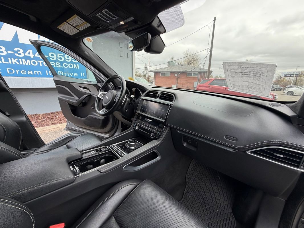 Used 2019 Jaguar F-PACE S image 38