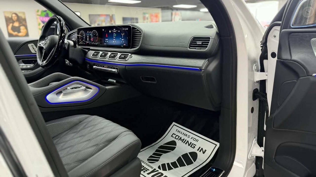 Used 2026 Mercedes-Benz Maybach GLS 600 4MATIC image 18