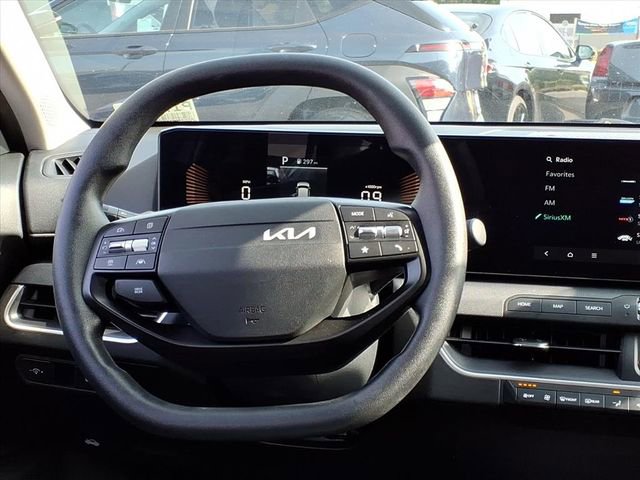 Used 2025 Kia K4 LXS image 9