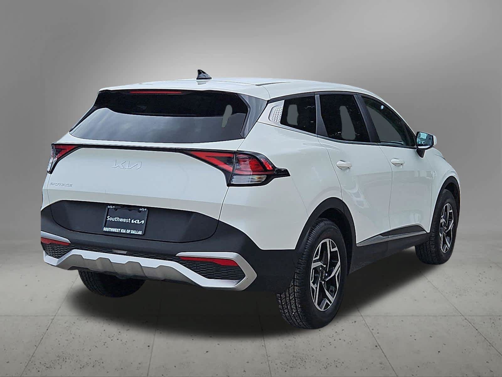 Certified 2024 Kia Sportage LX FWD image 6