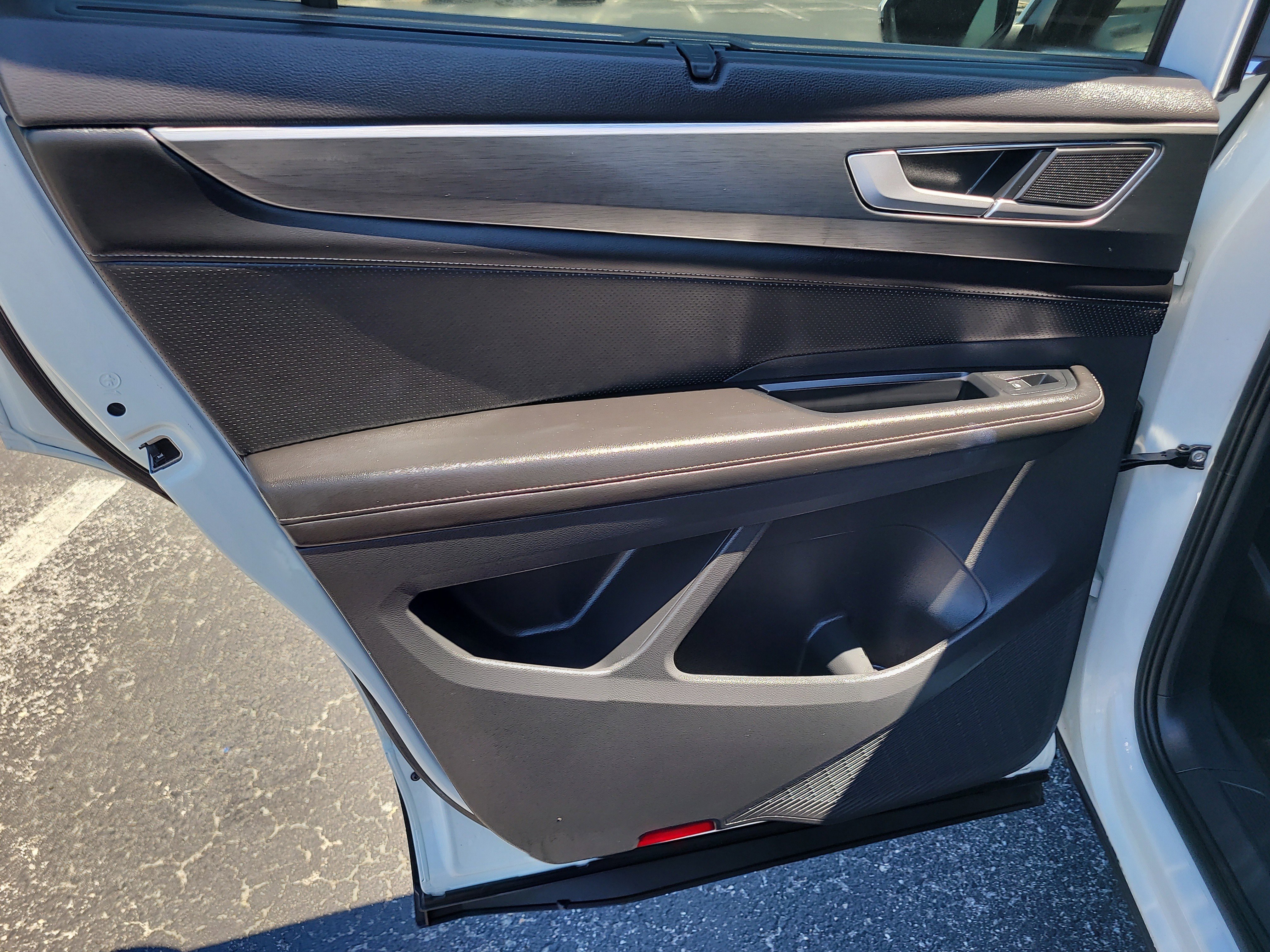 Used 2024 Volkswagen Atlas Cross Sport SE image 15