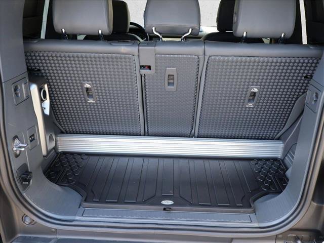 Used 2022 Land Rover Defender 90 X-Dynamic S AWD/4WD image 6