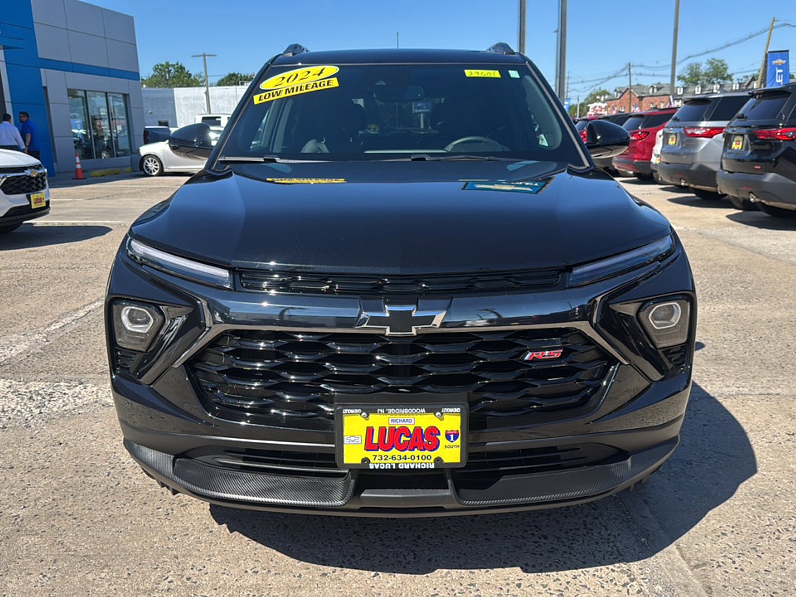 Used 2024 Chevrolet TrailBlazer RS w/ Convenience Package AWD/4WD image 3