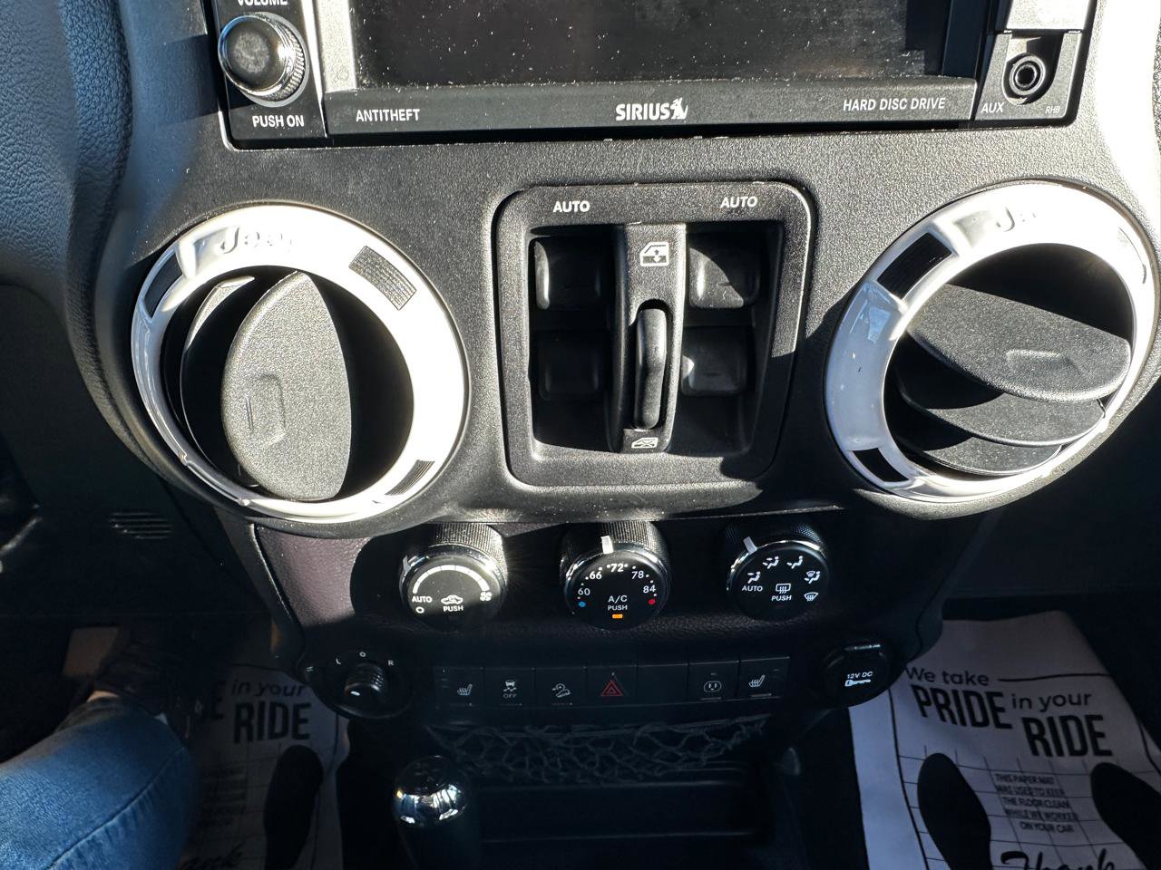 Used 2015 Jeep Wrangler Unlimited Sahara AWD/4WD image 14