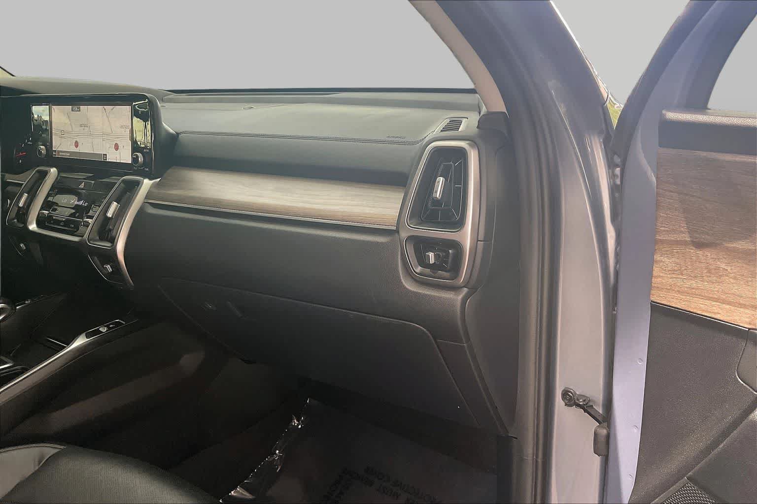 Used 2022 Kia Sorento S w/ Panoramic Sunroof Package AWD/4WD image 19