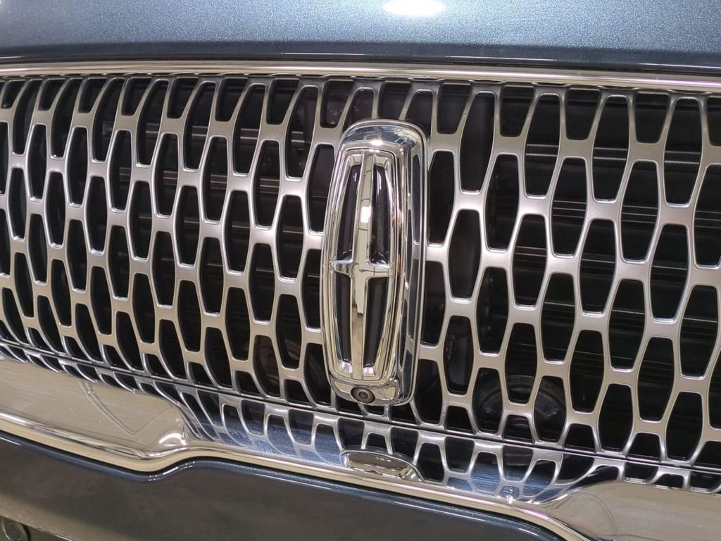 Certified 2021 Lincoln Nautilus Reserve w/ Equipment Group 201A image 9