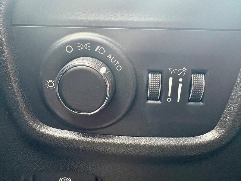 Used 2022 Jeep Grand Cherokee Altitude image 25