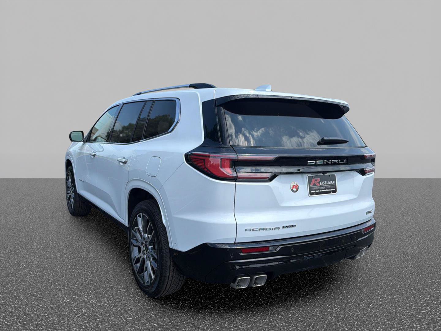 New 2027 GMC Acadia Denali Ultimate w/ LPO, Floor Liner Package AWD/4WD image 7