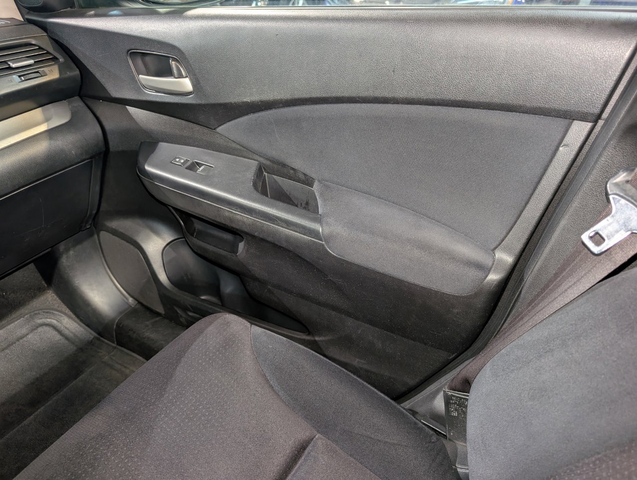 Used 2014 Honda CR-V EX image 34