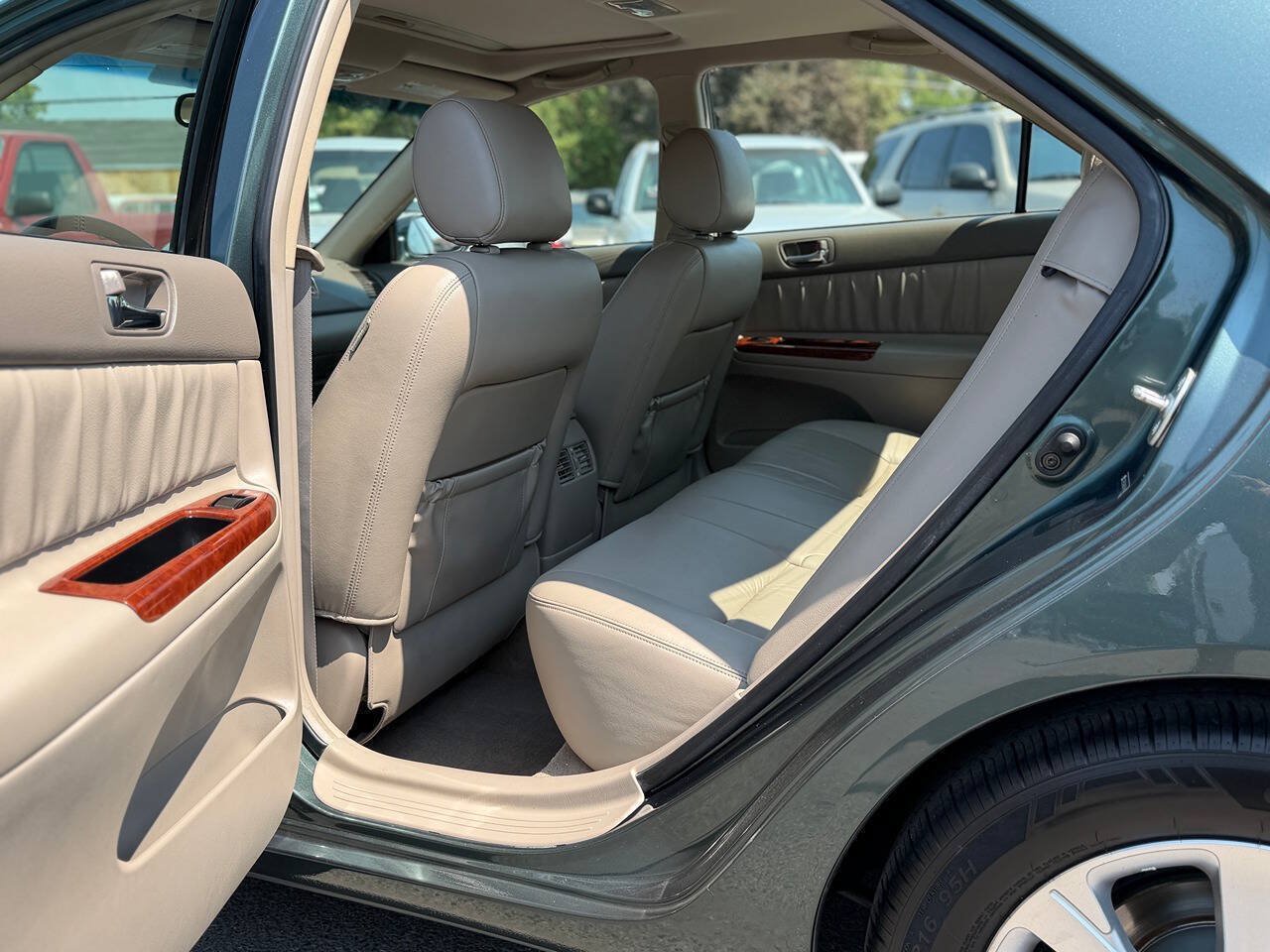 Used 2006 Toyota Camry XLE w/ VSC & Side Airbag Pkg FWD image 25