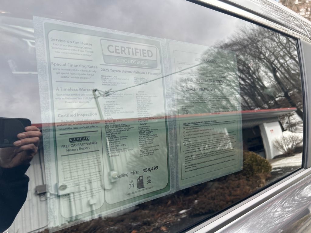 Used 2025 Toyota Sienna Platinum image 31