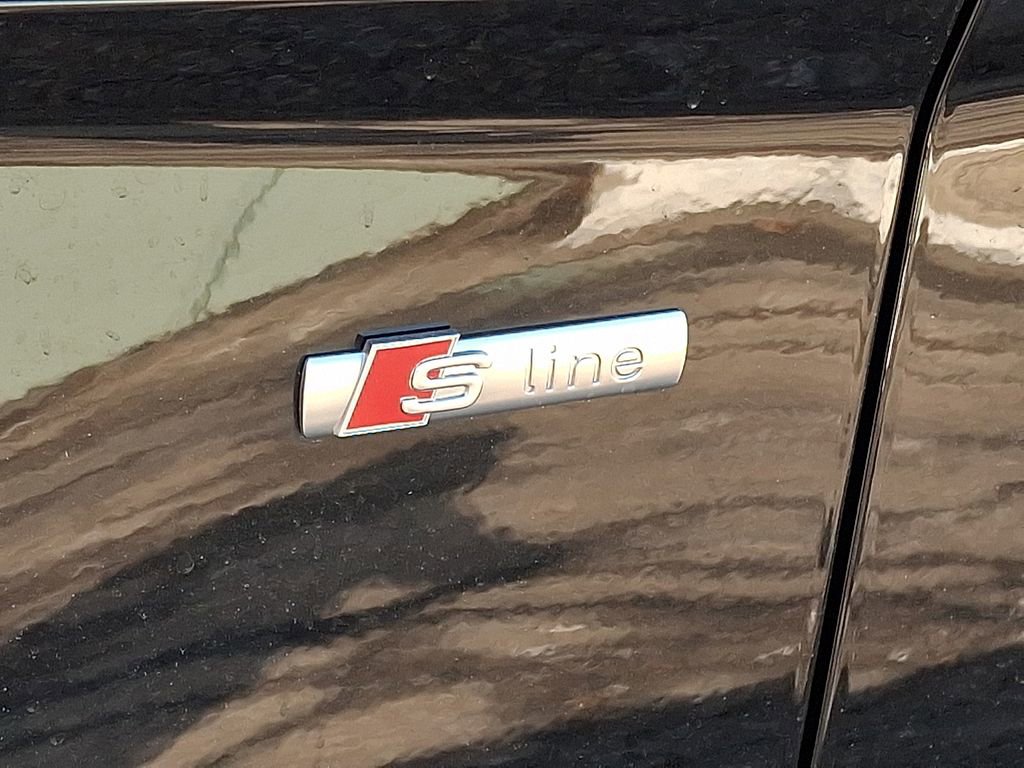 Used 2021 Audi Q5 e Premium w/ Convenience Package image 31