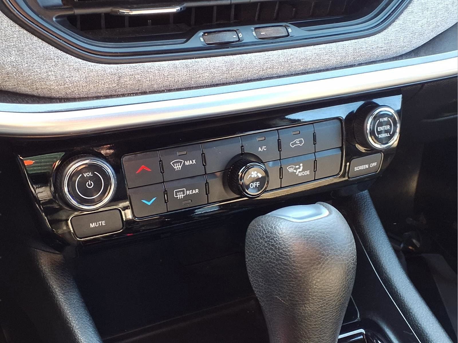 Used 2023 Jeep Compass Sport image 9