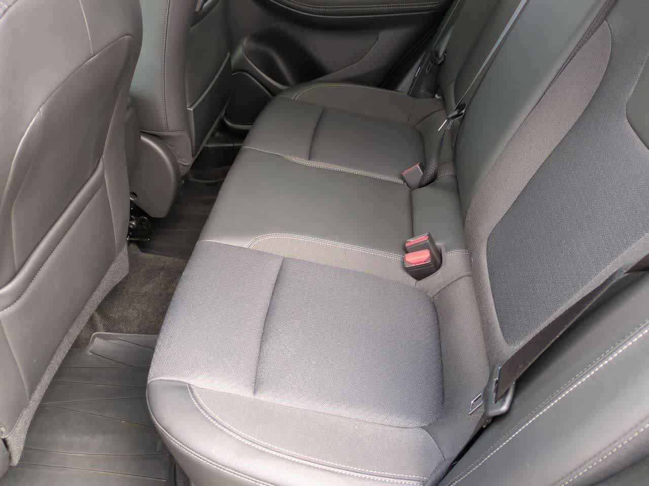 Used 2023 Buick Encore GX Preferred w/ Cold Weather Comfort Package AWD/4WD image 19