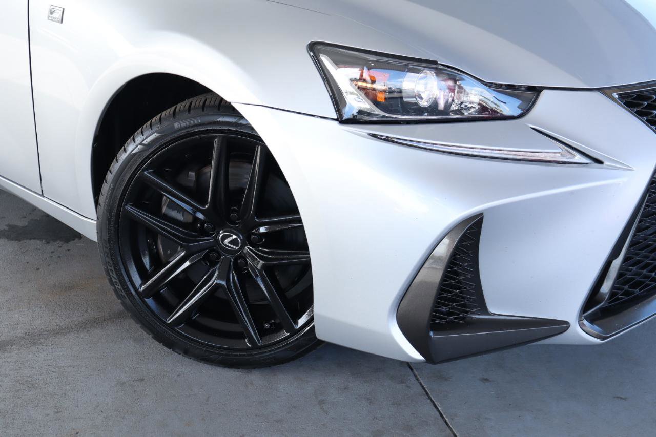 Used 2017 Lexus IS 350 F Sport w/ F Sport Package RWD image 4