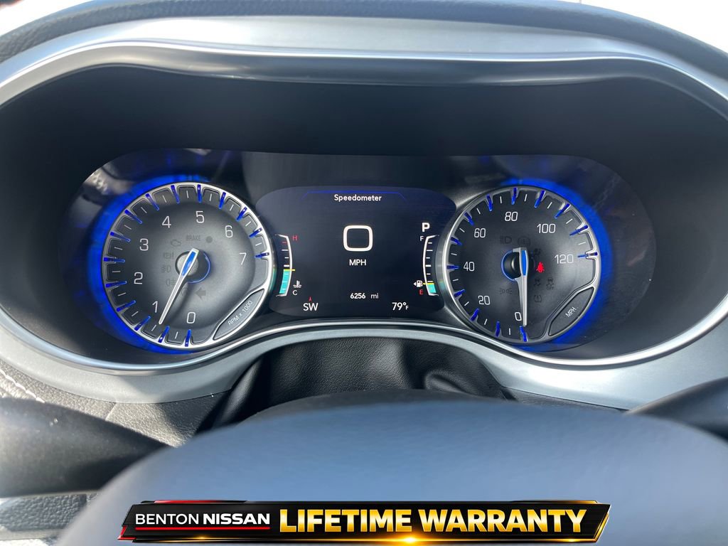 Used 2026 Chrysler Pacifica Limited FWD image 13