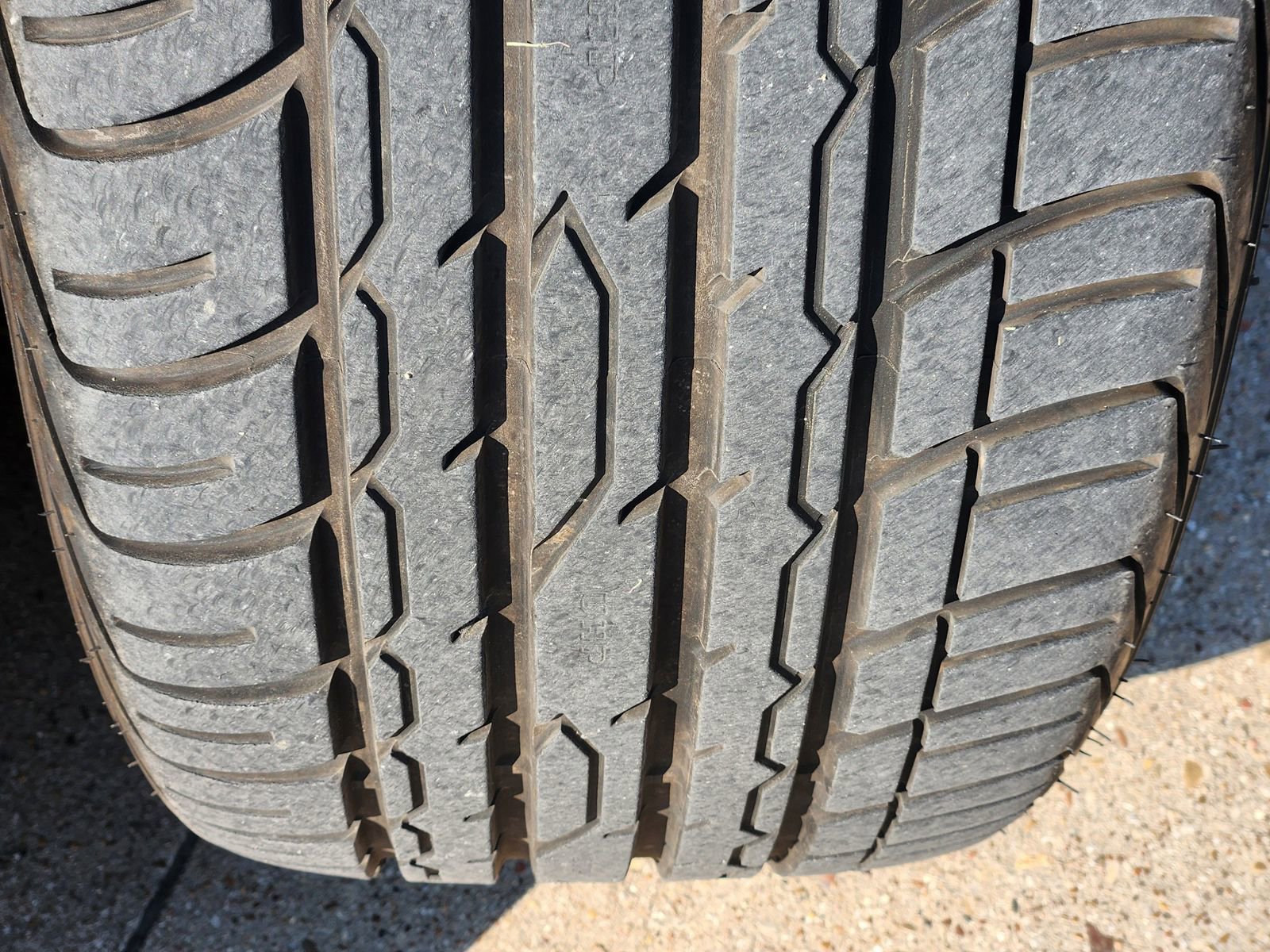 Used 2023 Dodge Challenger R/T w/ Blacktop Package image 10