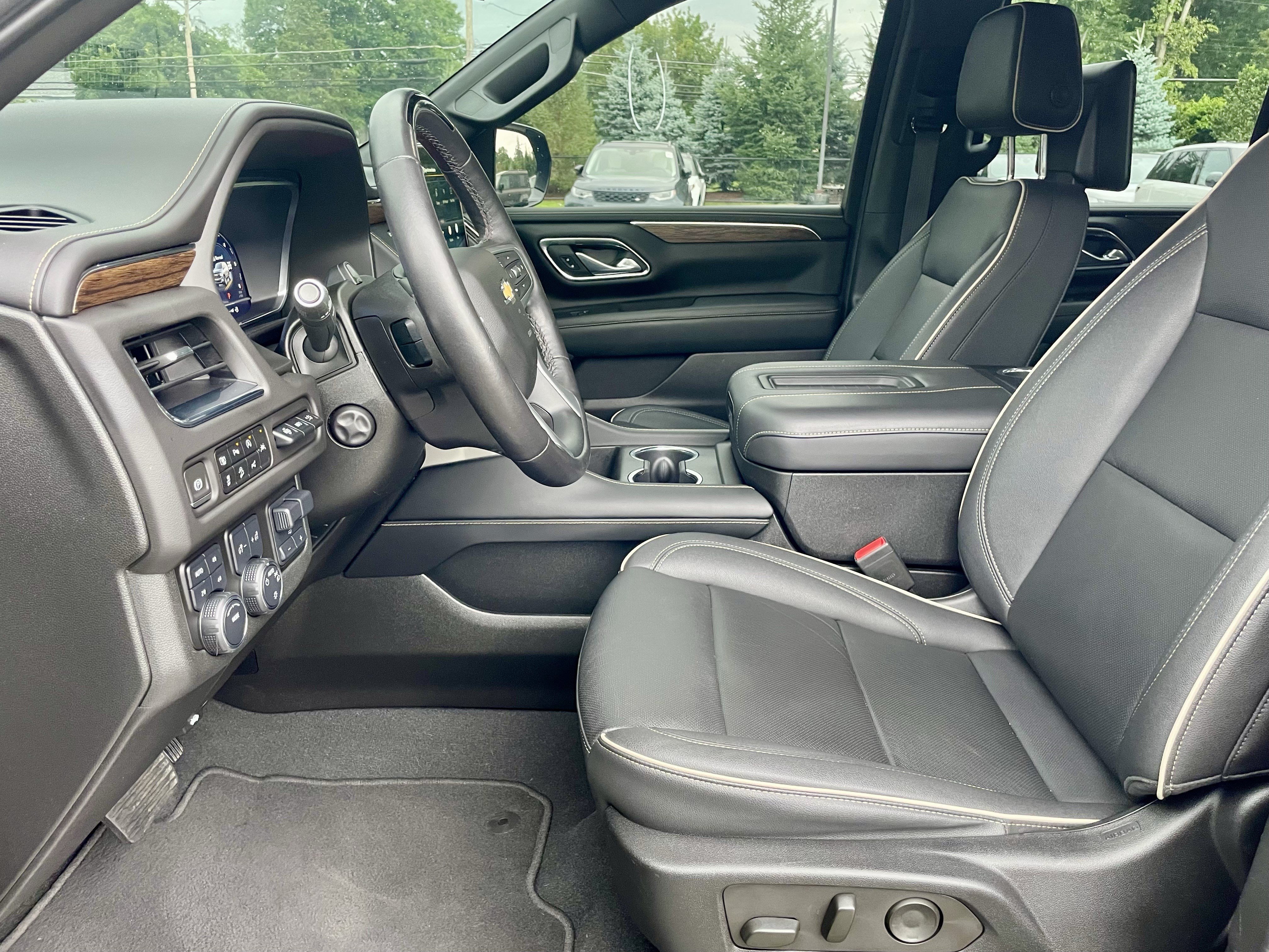 Used 2023 Chevrolet Tahoe Premier w/ Advanced Technology Package AWD/4WD image 14