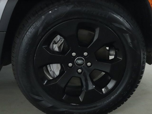 Used 2023 Land Rover Defender 110 SE image 43
