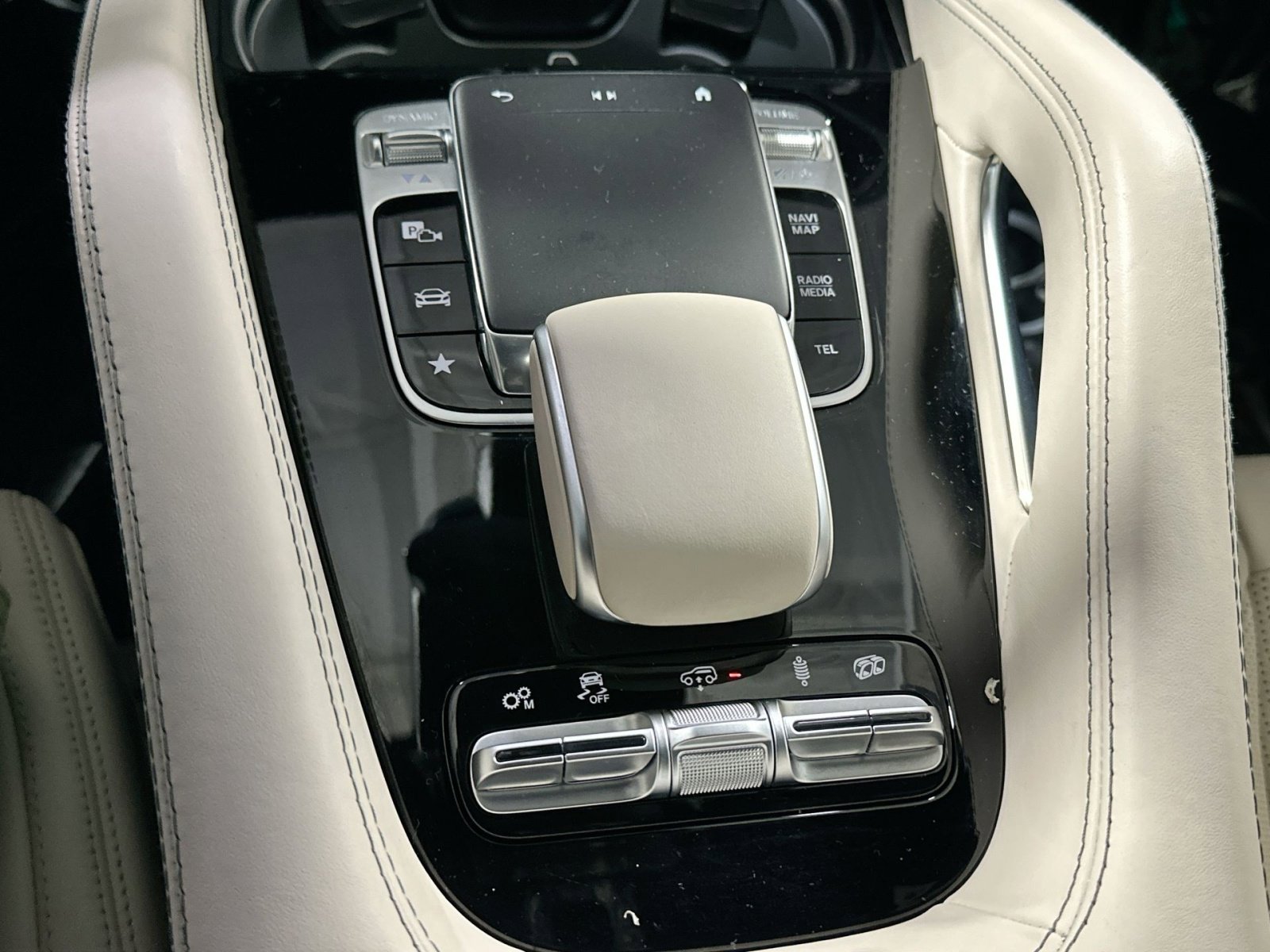 Used 2023 Mercedes-Benz GLS 63 AMG 4MATIC image 30