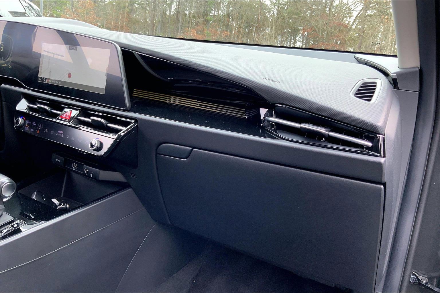 Used 2023 Kia Niro SX image 18