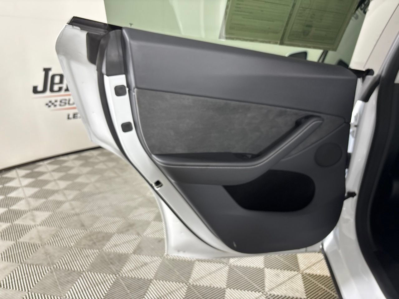 Used 2025 Tesla Model Y Long Range RWD image 14