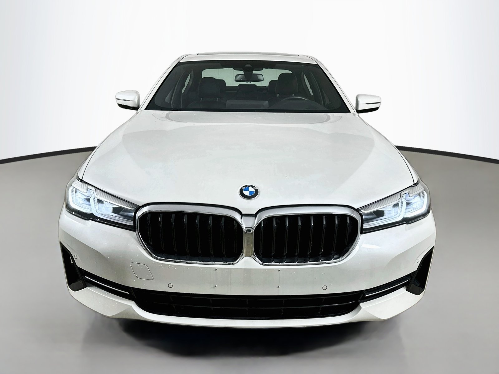 Used 2023 BMW 540i xDrive w/ Premium Package AWD/4WD image 2
