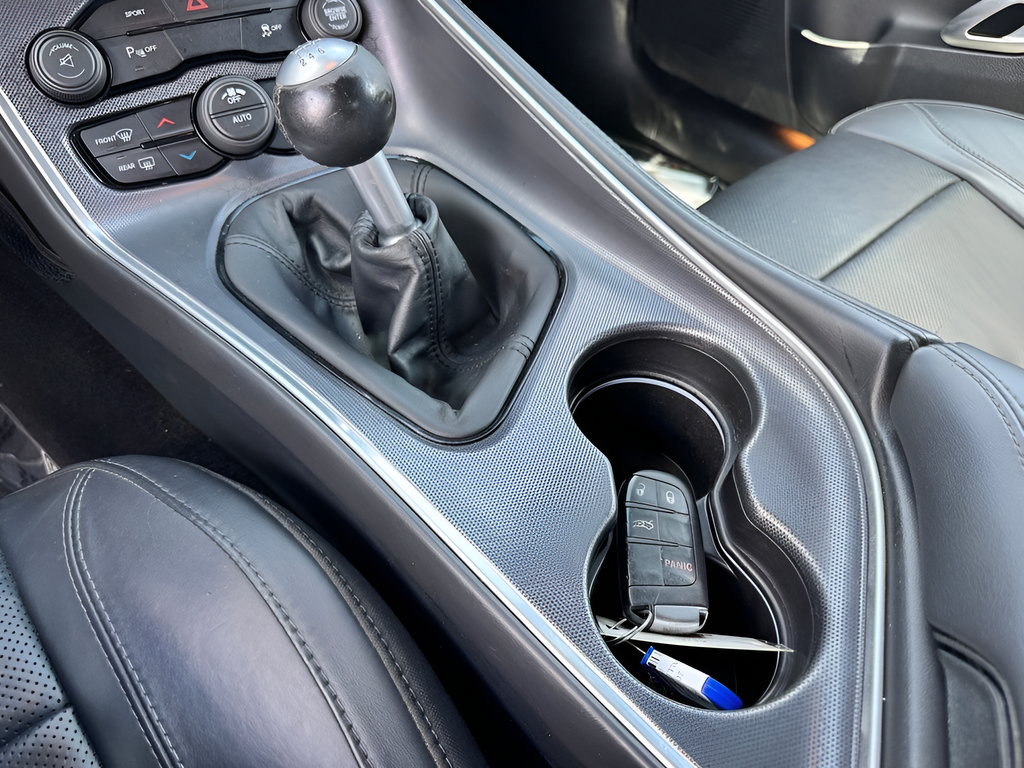 Used 2015 Dodge Challenger R/T Plus RWD image 29