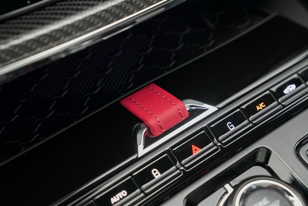 New 2026 Aston Martin DBX S image 36